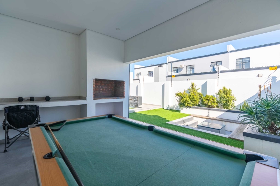4 Bedroom Property for Sale in Sandown Western Cape